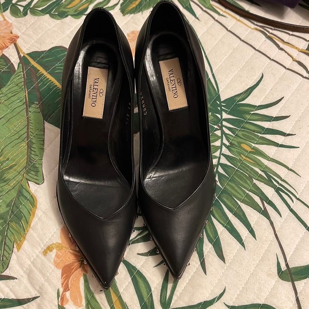 37.5 Valentino Studded heels